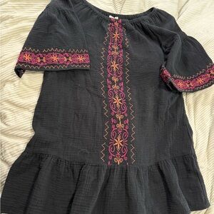 Beachlunchlounge Black dress  with Vibrant Embroidery